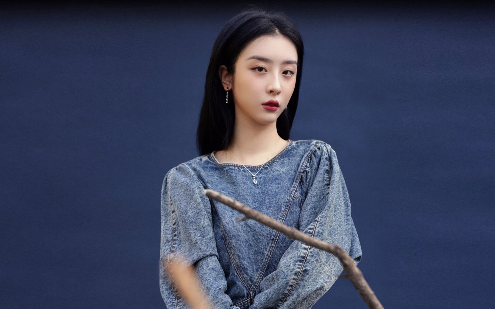 世界击剑锦标赛中国女花首次进四强，击剑世界冠军女