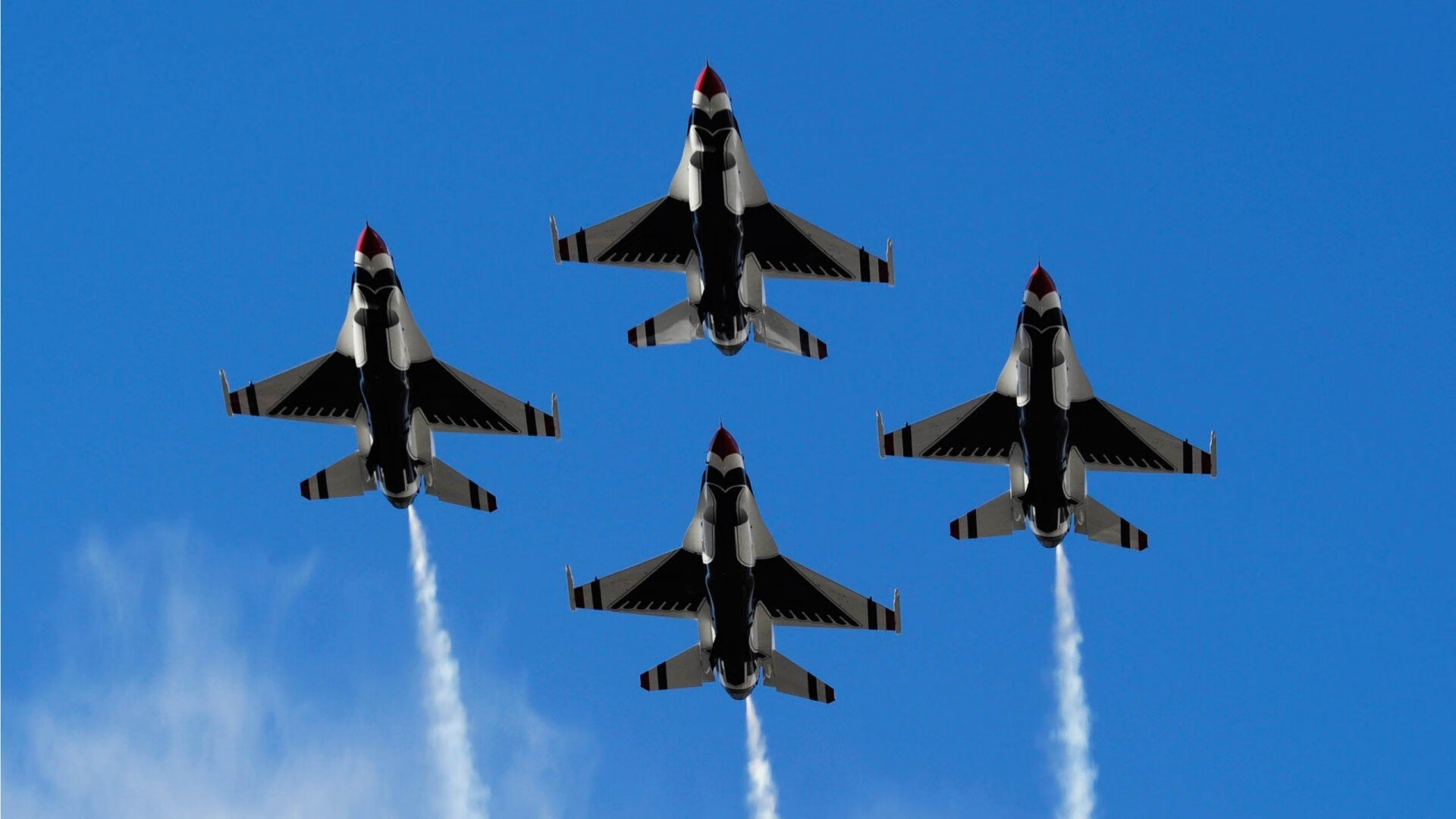 尤文图斯多点配合构建稳健体系，尤文图斯点球